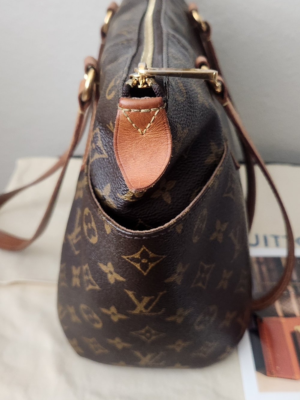 Louis Vuitton Monogram Canvas Shoulder Tote in Brown and Tan Leather - Picture 4 of 10